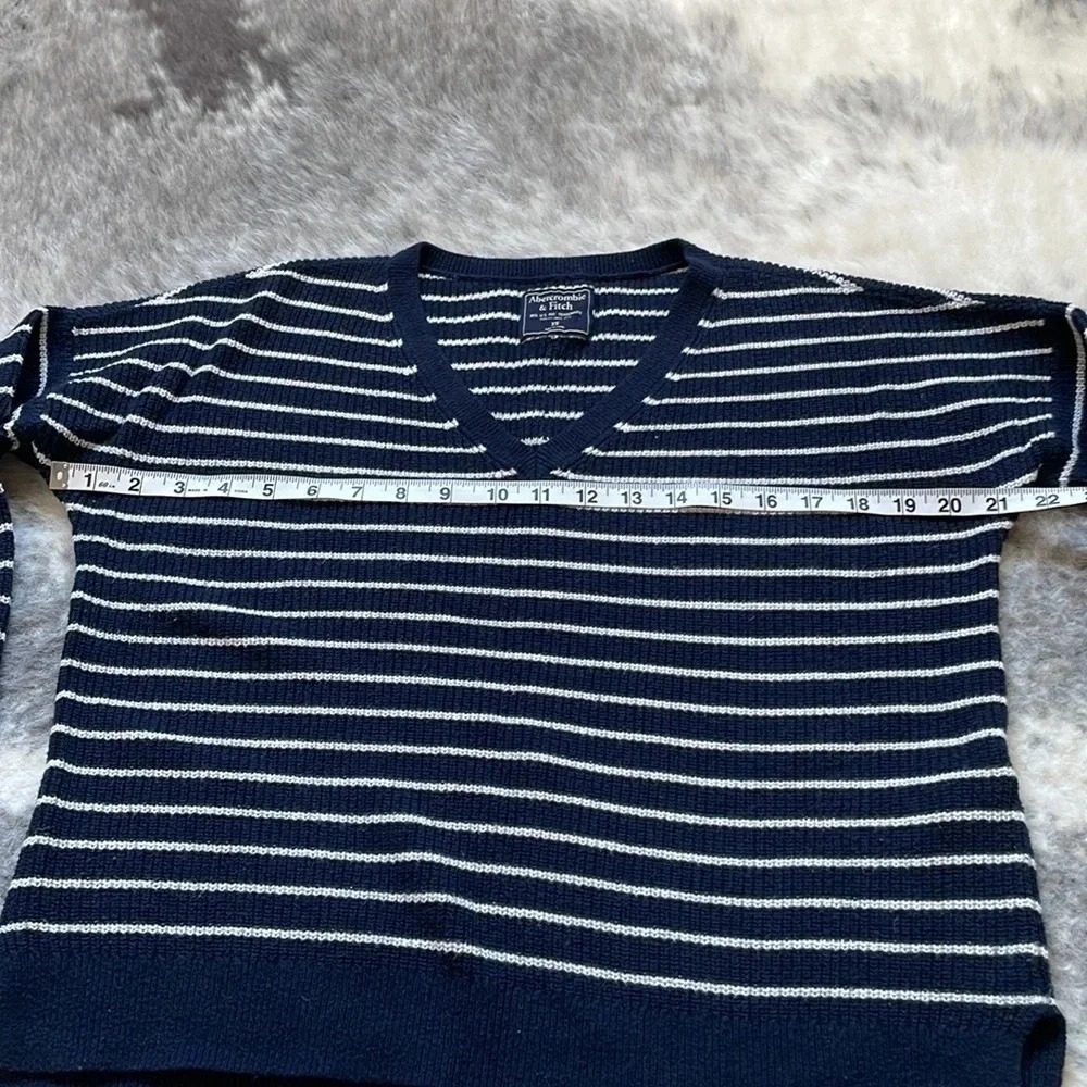 Abercrombie Striped V Neck Sweater - Picture 7 of 11